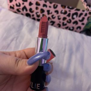 KYLIE Jenner Lipstick in Flirtini